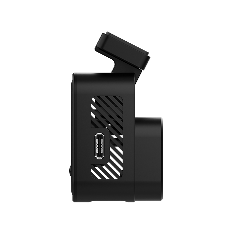 How do manufacturers of mini driving recorders balance heat dissipation and component placement within the limited space of these devices?